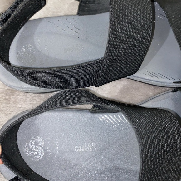 *0816 Clarks Cloudstepper Cushioned Insole Sandals - Picture 5 of 9